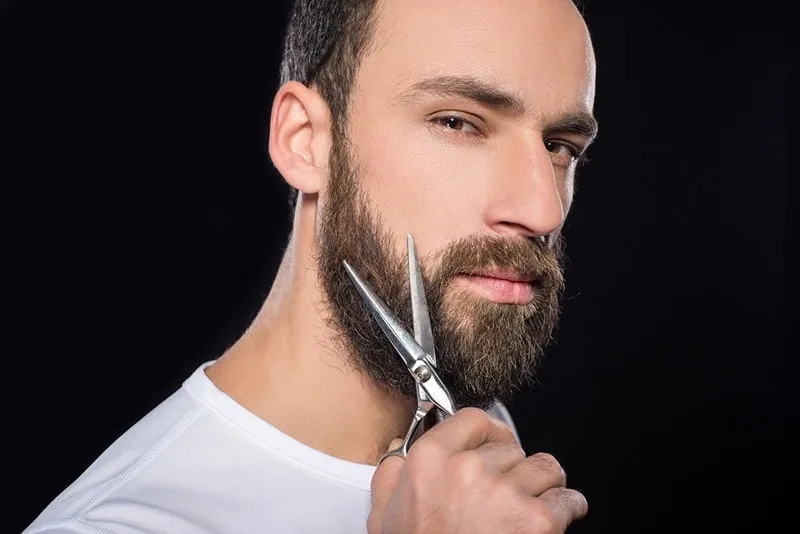 عکس کاشت مو از ریش با دیگر تکنیک های کاشت مو تفاوت چندانی ندارد.