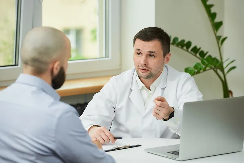 مهارت و سابقه تکنسین کاشت مو تاثیر مستقیمی بر قیمت کاشت مو دارد.