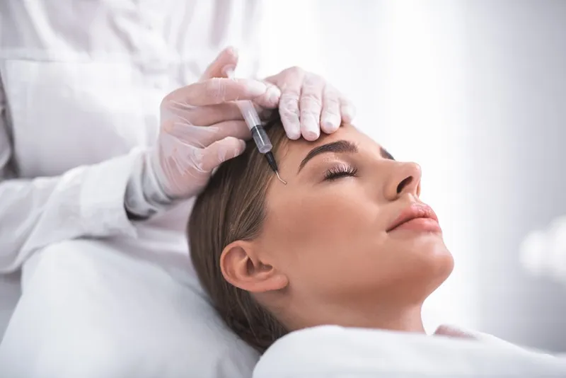 مزوتراپی ابرو وجه تمایز بسیار زادی با دیگر روش های درمانی دیگر دارد.